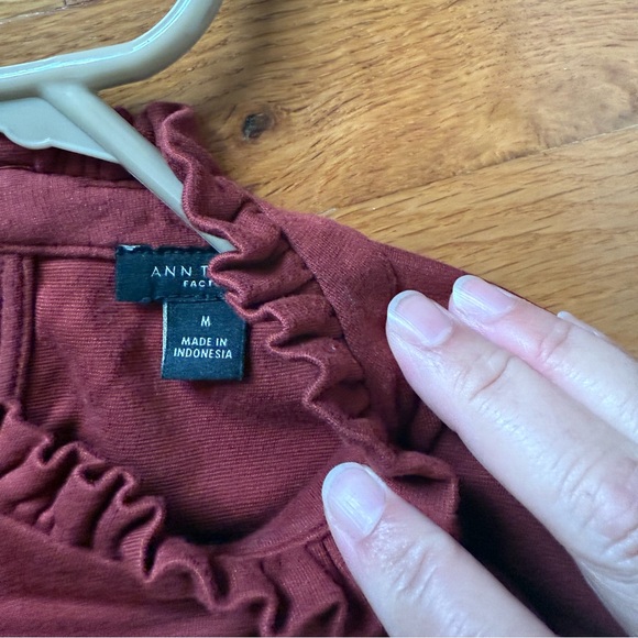 Ann Taylor women’s top size m like new - Picture 2 of 5